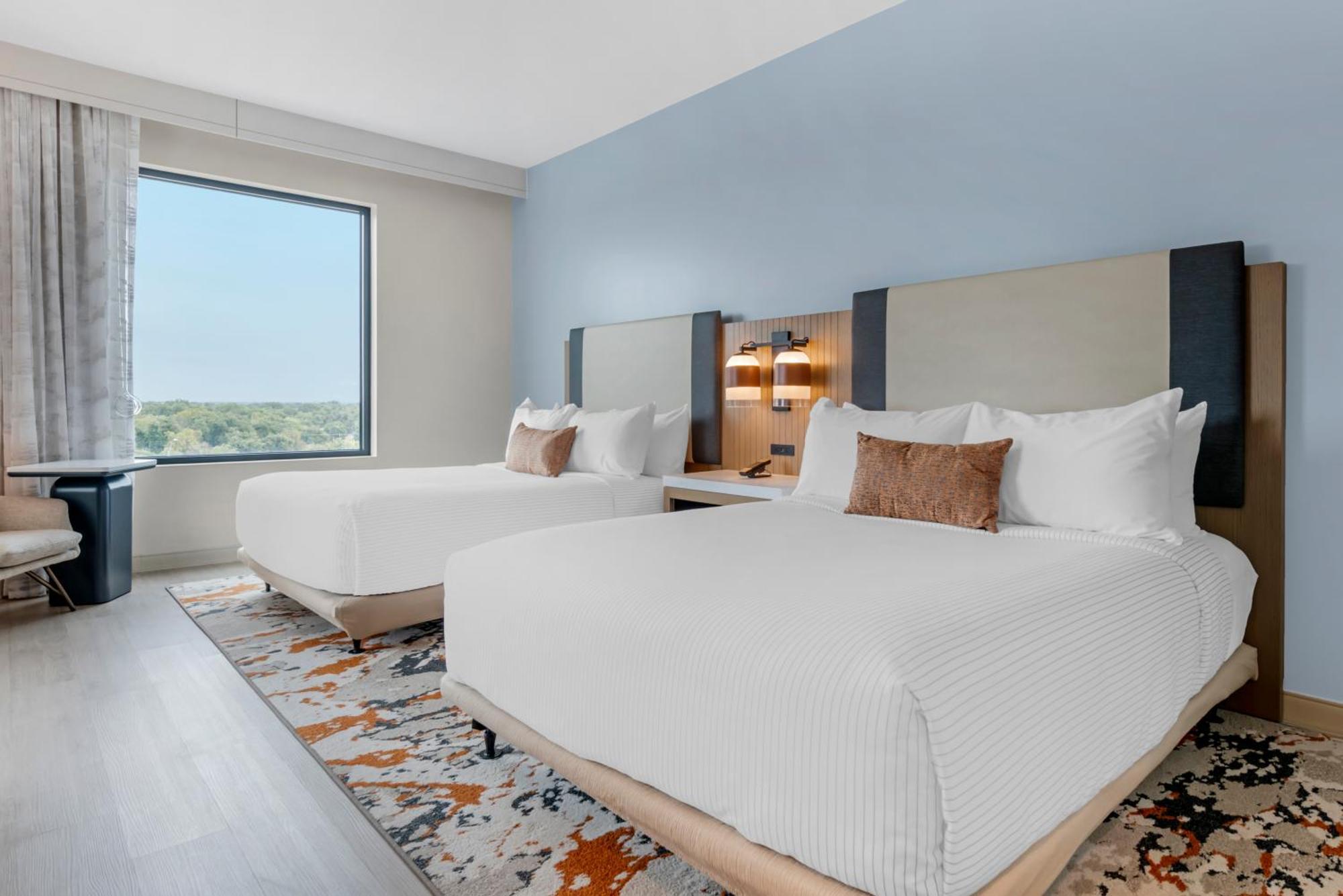 Quadruple Room Two Queen Beds Tub Disability Access or Non Smoking
